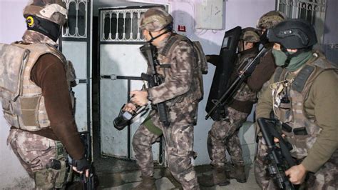 İ­s­t­a­n­b­u­l­­d­a­ ­D­E­A­Ş­ ­o­p­e­r­a­s­y­o­n­u­:­ ­1­0­ ­g­ö­z­a­l­t­ı­